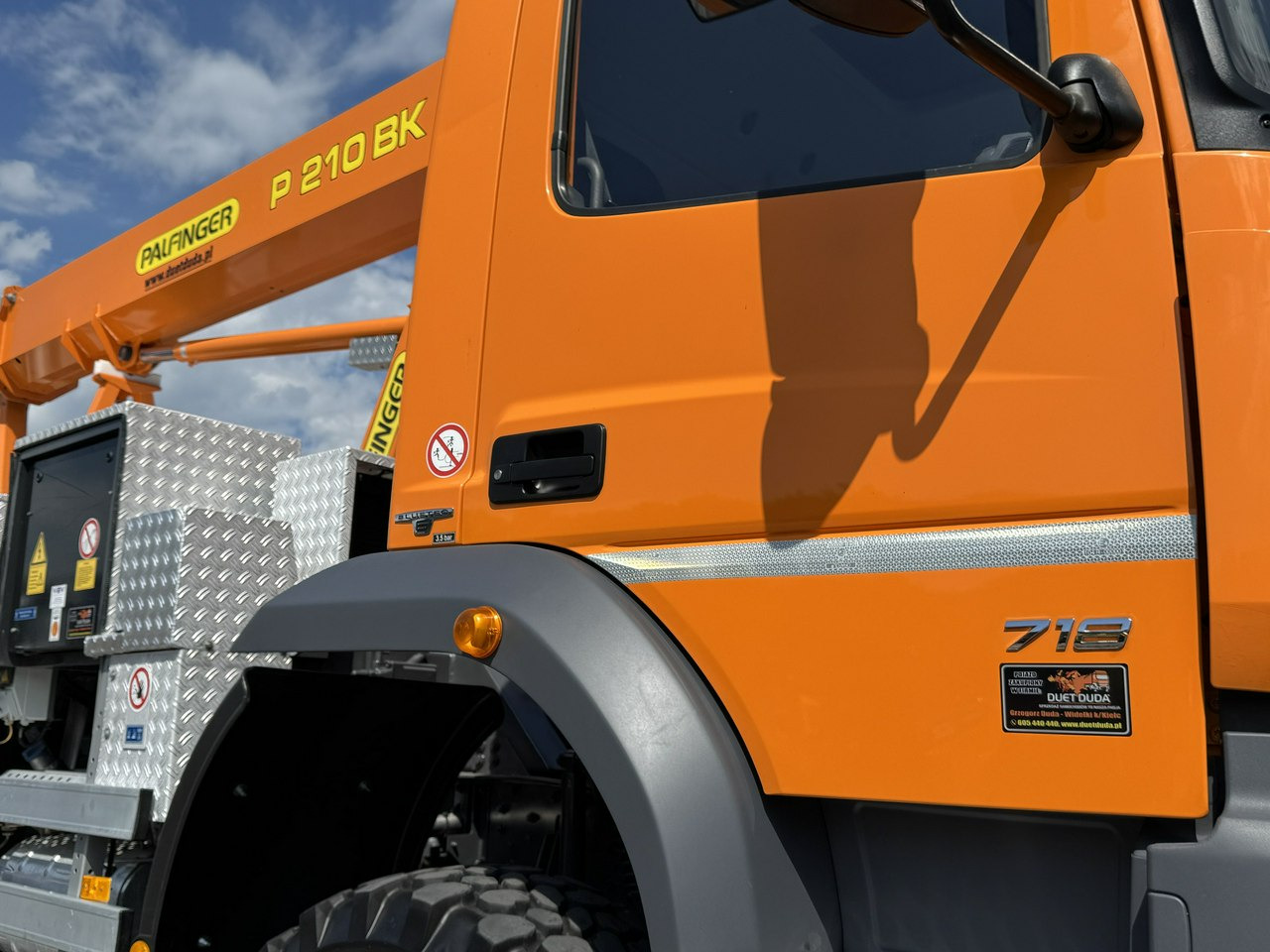 Mercedes Atego 718 E6 4x4 Zwyżka PALFINGER P210 BK Podnośnik Koszowy - Nền bục trên không gắn trên xe tải: hình 5 Mercedes Atego 718 E6 4x4 Zwyżka PALFINGER P210 BK Podnośnik Koszowy - Nền bục trên không gắn trên xe tải: hình 5