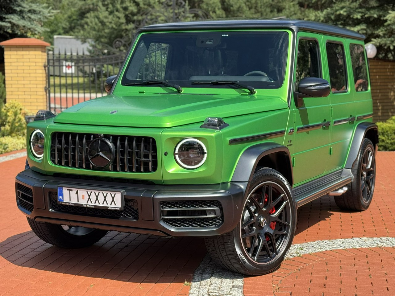 Mercedes G 63 AMG - SUV: hình 2 Mercedes G 63 AMG - SUV: hình 2