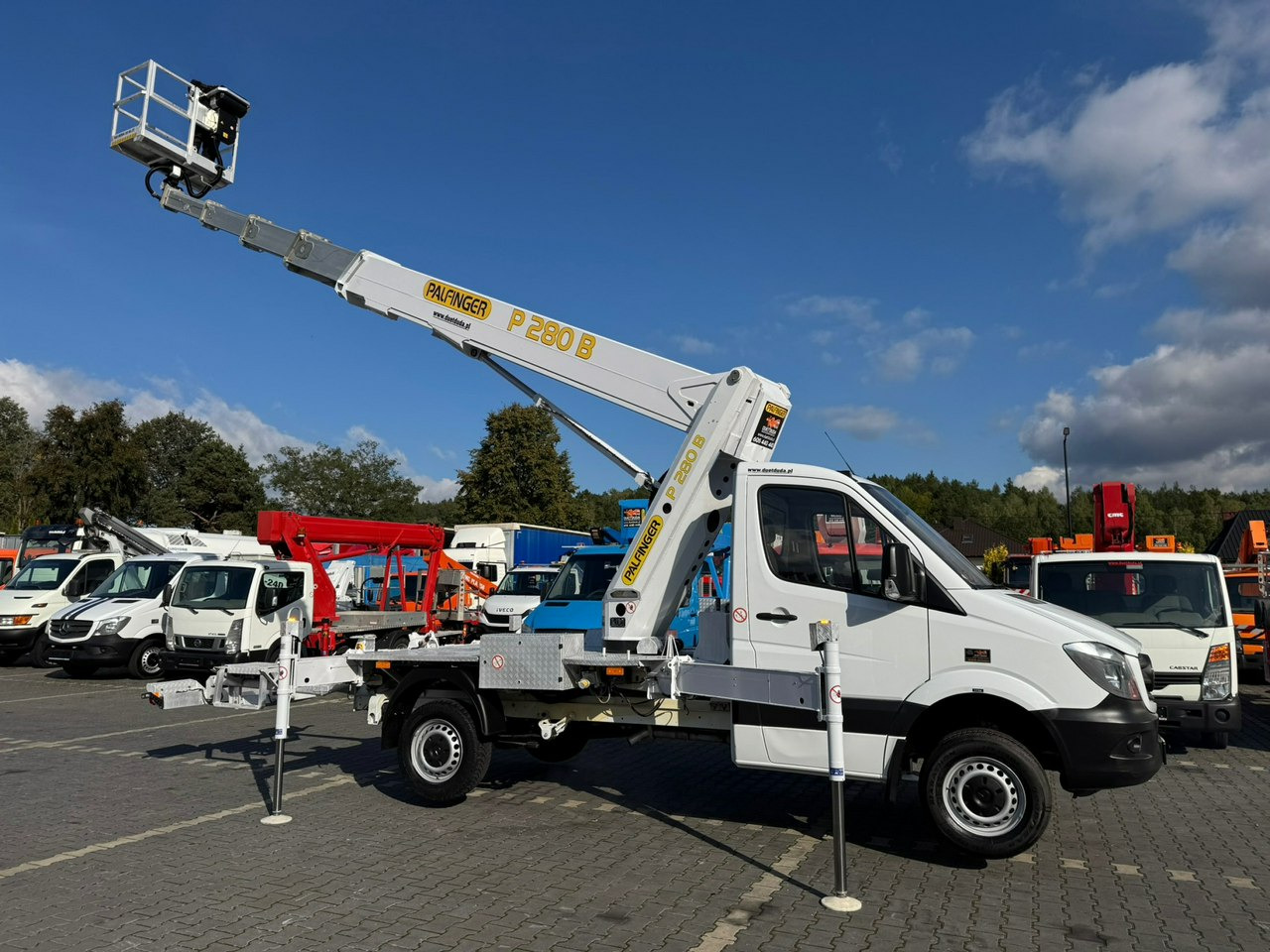 Mercedes Sprinter Zwyżka Podnośnik Koszowy PALFINGER P280 B UDT - Nền bục trên không gắn trên xe tải: hình 5 Mercedes Sprinter Zwyżka Podnośnik Koszowy PALFINGER P280 B UDT - Nền bục trên không gắn trên xe tải: hình 5