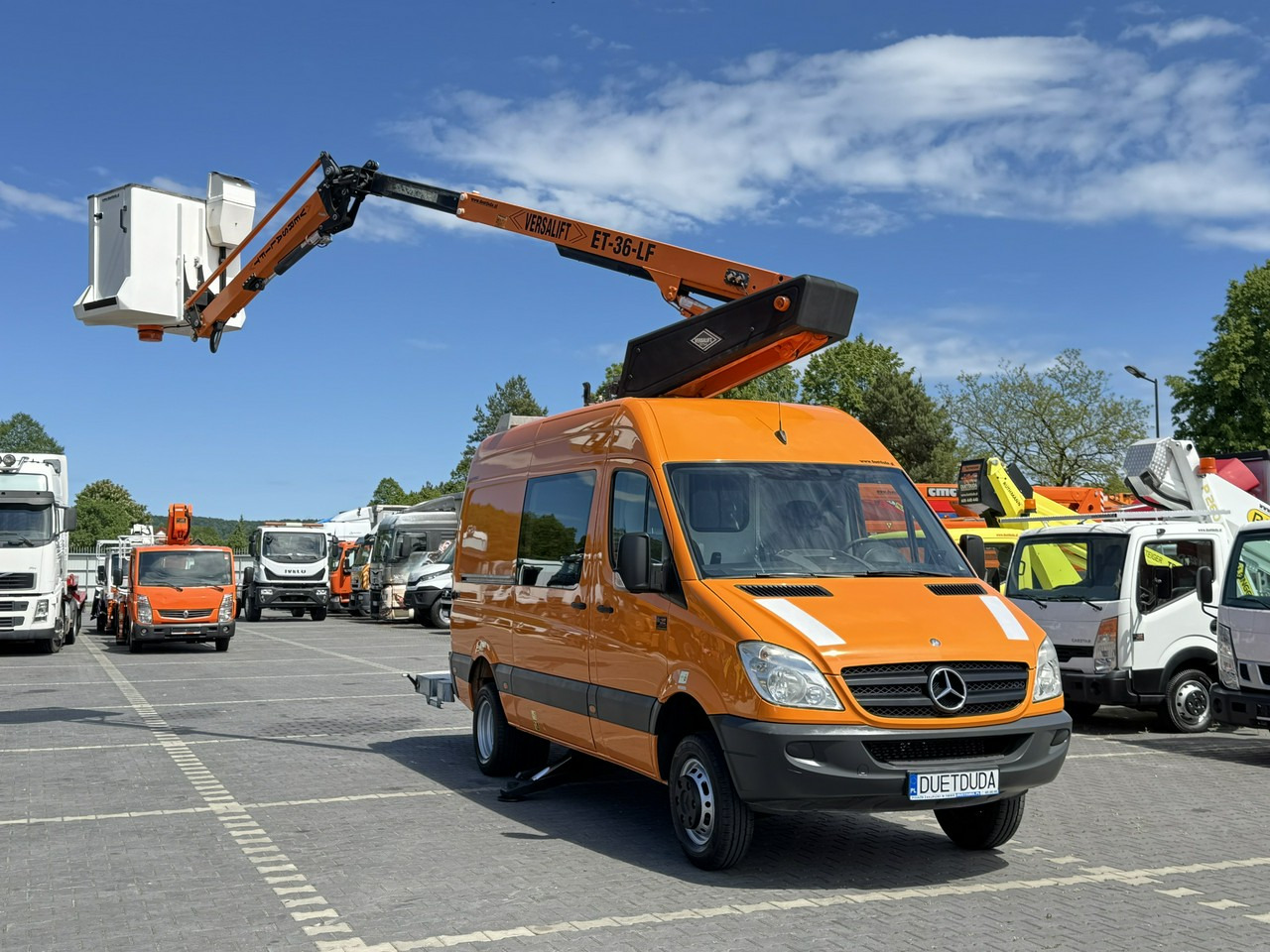 Mercedes Sprinter Zwyżka Podnośnik Koszowy VERSALIFT KLUBB ET-36-LF UDT - Nền bục trên không gắn trên xe tải: hình 3 Mercedes Sprinter Zwyżka Podnośnik Koszowy VERSALIFT KLUBB ET-36-LF UDT - Nền bục trên không gắn trên xe tải: hình 3