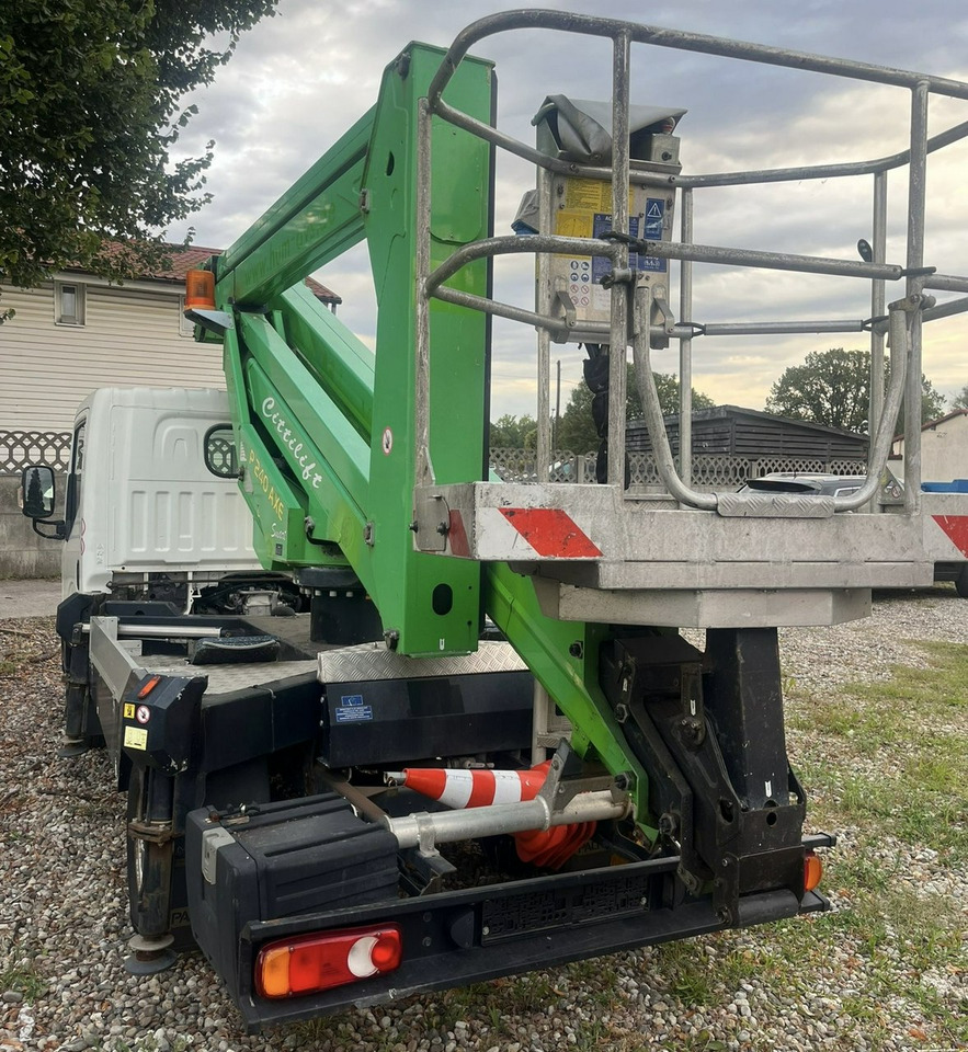 Nissan Cabstar Zwyżka Podmośnik Koszowy PALFINGER P240 AXE UDT - Nền bục trên không gắn trên xe tải: hình 3 Nissan Cabstar Zwyżka Podmośnik Koszowy PALFINGER P240 AXE UDT - Nền bục trên không gắn trên xe tải: hình 3