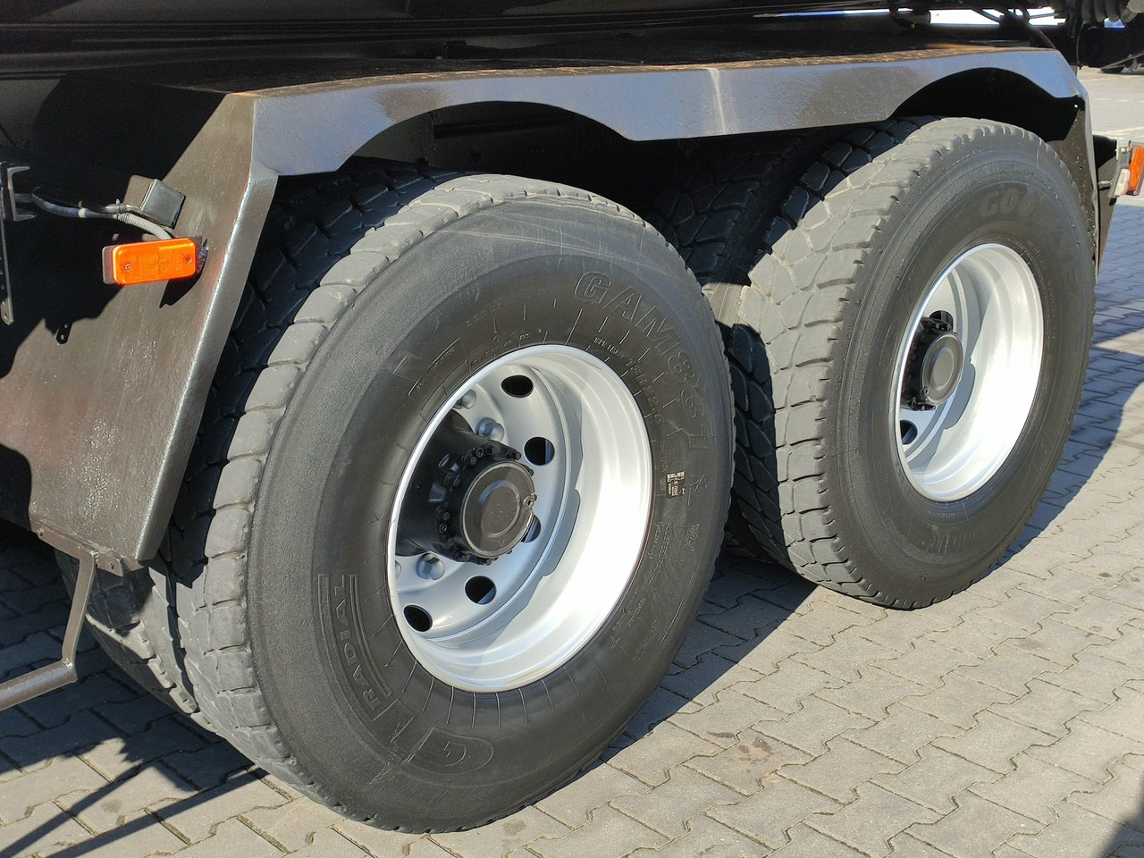 Xe ben, Xe cẩu tự hành Renault Kerax 26.370 6x4 Mocny HDS FASSI F110: hình 17 Xe ben, Xe cẩu tự hành Renault Kerax 26.370 6x4 Mocny HDS FASSI F110: hình 17