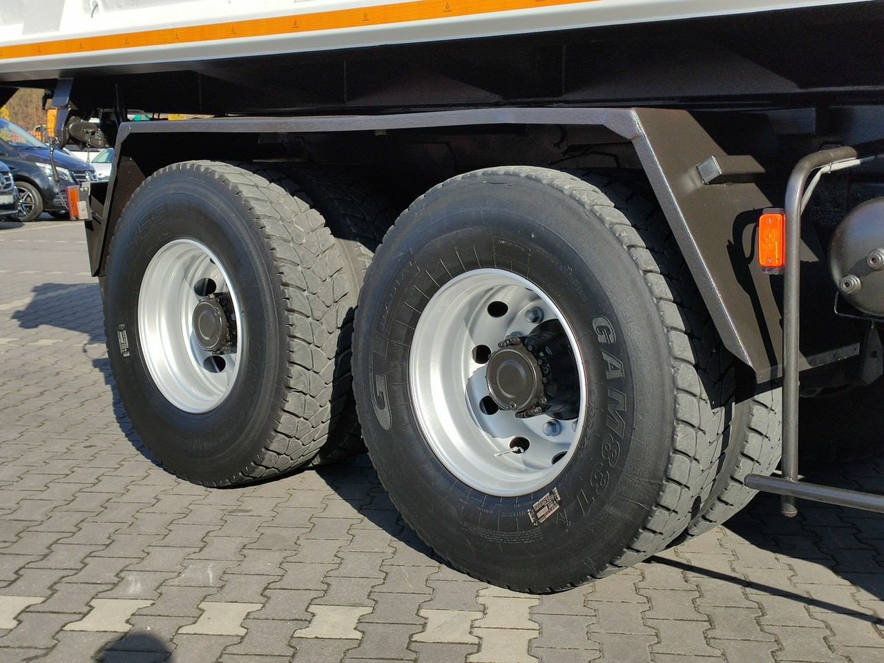 Xe ben, Xe cẩu tự hành Renault Kerax 26.370 6x4 Mocny HDS FASSI F110: hình 24 Xe ben, Xe cẩu tự hành Renault Kerax 26.370 6x4 Mocny HDS FASSI F110: hình 24