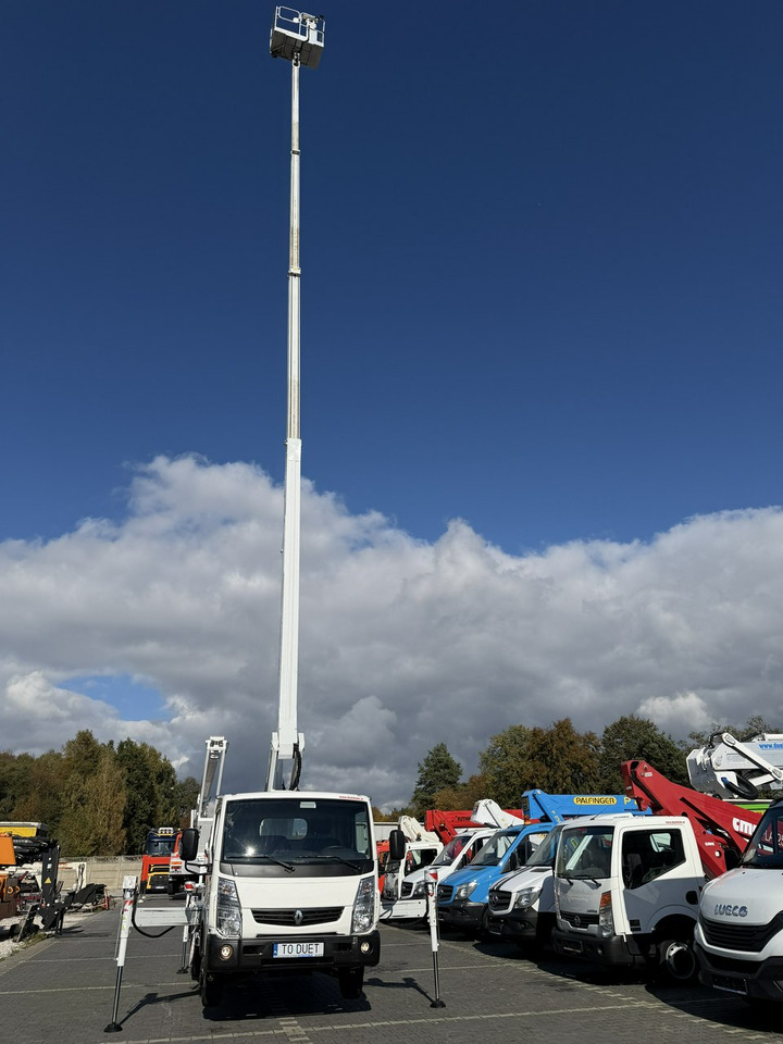 Renault Maxity - Nền bục trên không gắn trên xe tải: hình 3 Renault Maxity - Nền bục trên không gắn trên xe tải: hình 3