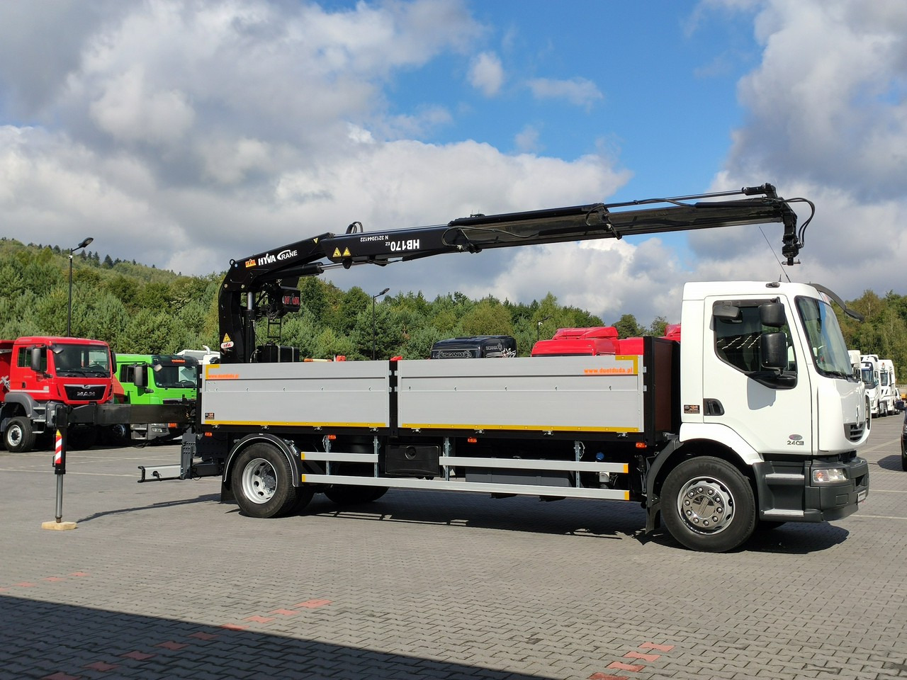Renault Midlum 180.240DXI + HDS HYVA HB170E2 Udzwig 3.6Tony - Xe tải thùng lửng/ Phẳng, Xe cẩu tự hành: hình 4 Renault Midlum 180.240DXI + HDS HYVA HB170E2 Udzwig 3.6Tony - Xe tải thùng lửng/ Phẳng, Xe cẩu tự hành: hình 4