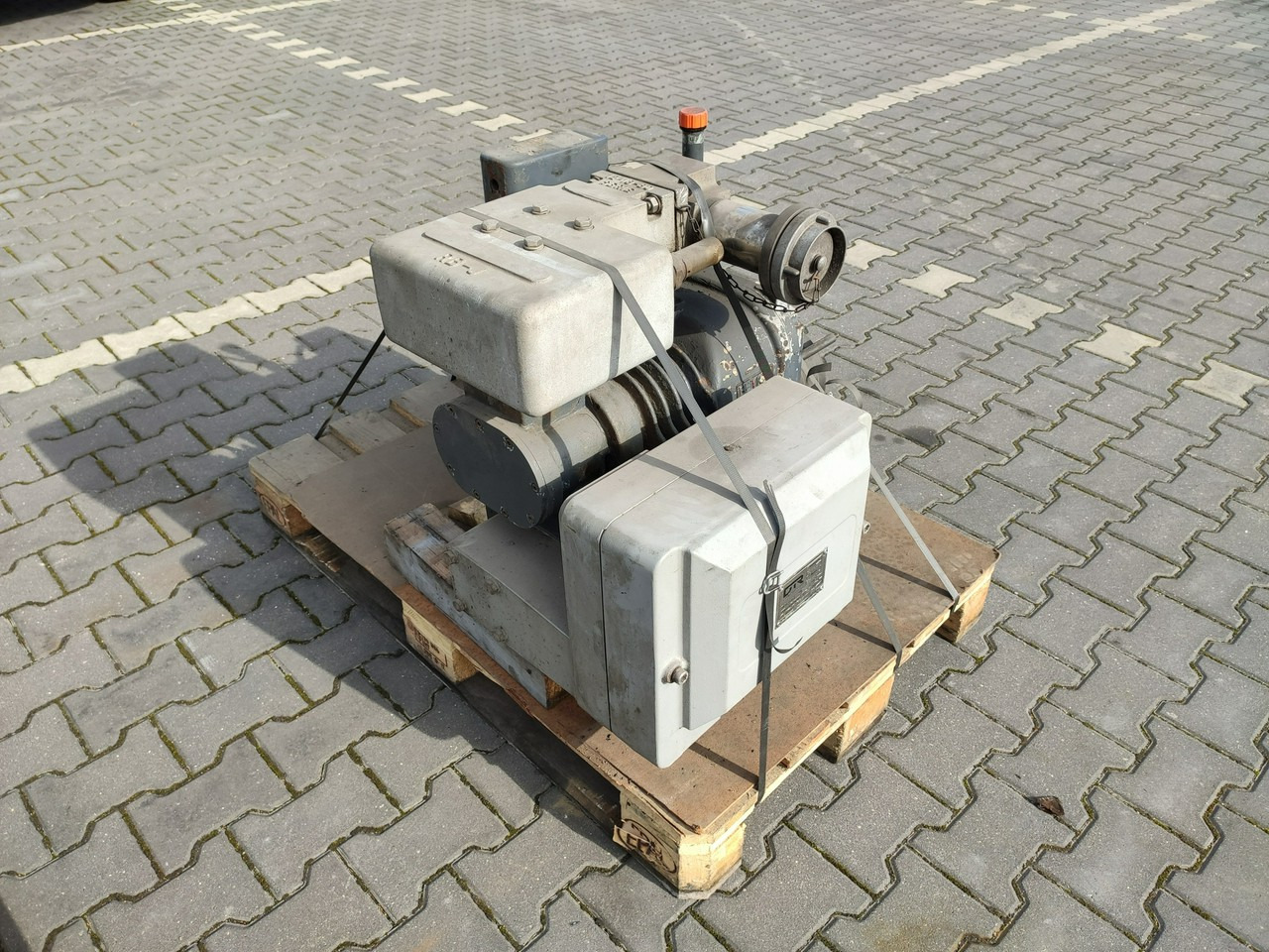 Renault RB 18J - Bộ nén phanh hơi cho Xe hơi: hình 1 Renault RB 18J - Bộ nén phanh hơi cho Xe hơi: hình 1