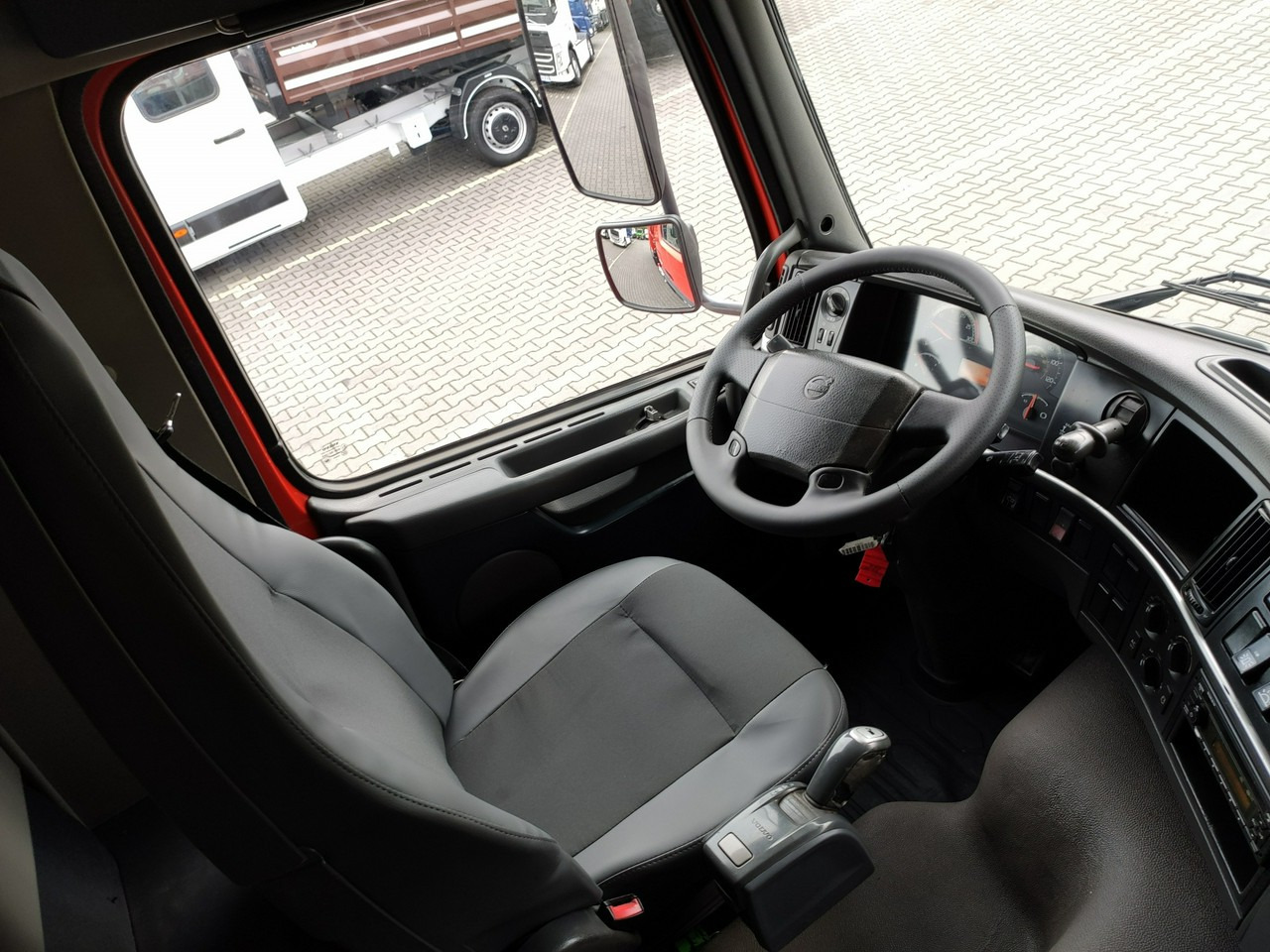 Xe ben, Xe cẩu tự hành Volvo FMX 410 6x4 13L HDS Radiowy Hydroburta: hình 8