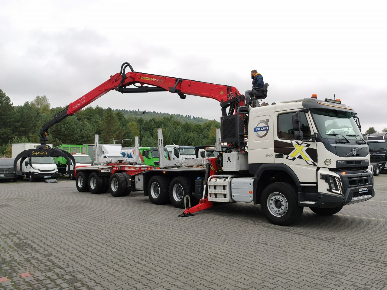 Volvo FMX 540 6x4 RETARDER PALFORET EPSILON S300L Do Drewna - Xe chở gỗ: hình 4 Volvo FMX 540 6x4 RETARDER PALFORET EPSILON S300L Do Drewna - Xe chở gỗ: hình 4