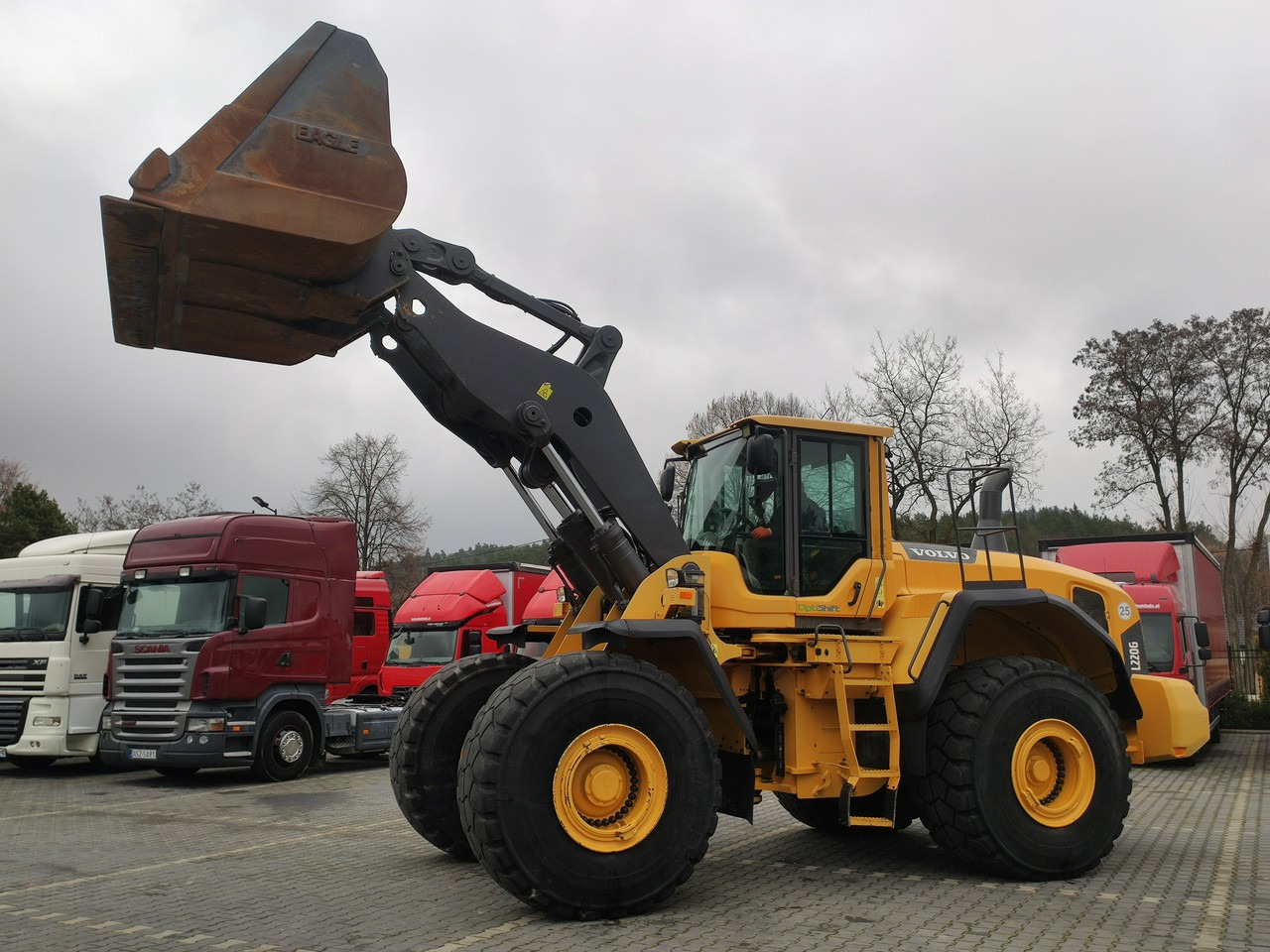 Volvo L 220G - Máy xúc lật bánh lốp: hình 1 Volvo L 220G - Máy xúc lật bánh lốp: hình 1