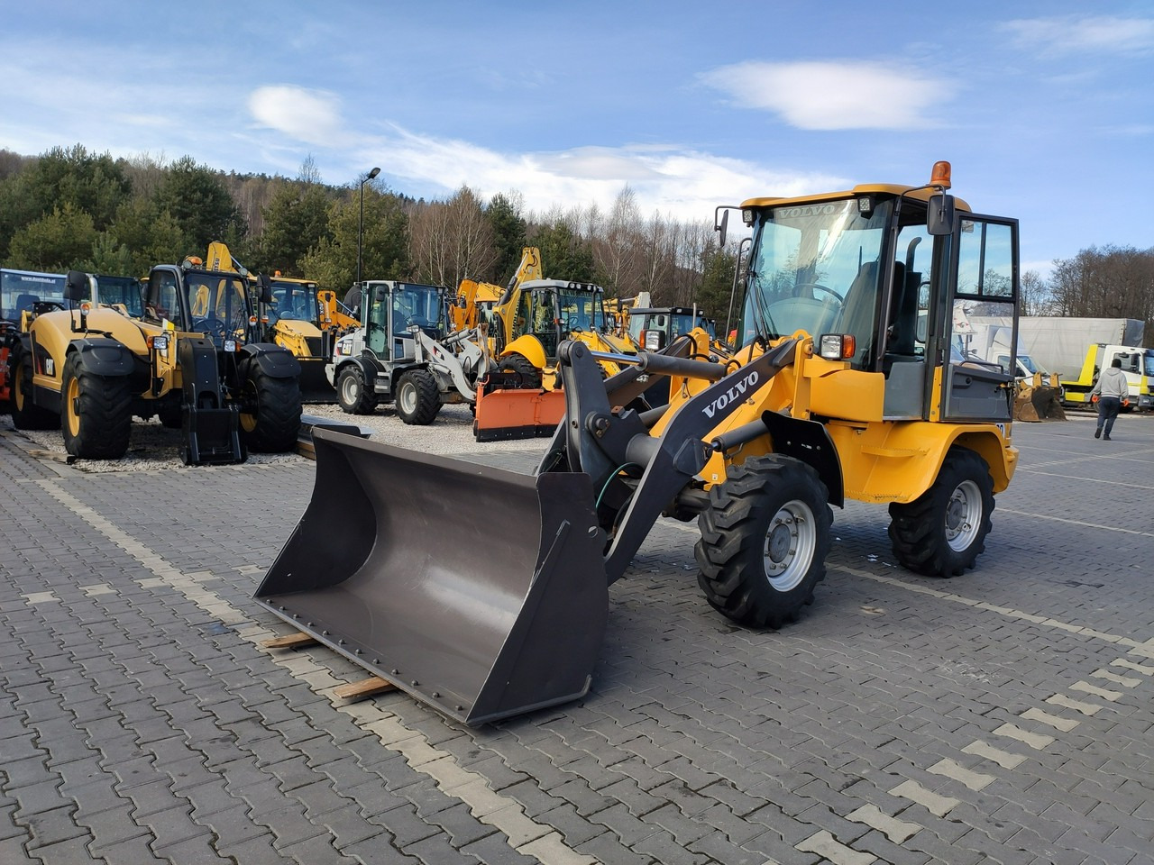 Volvo L30B Pro Unikat Stan Tylko 5380 mth - Máy xúc lật bánh lốp: hình 1 Volvo L30B Pro Unikat Stan Tylko 5380 mth - Máy xúc lật bánh lốp: hình 1