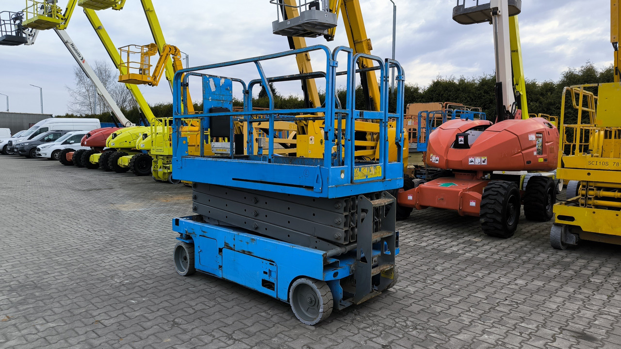 GENIE GS 2646 - Máy nâng người hình kéo: hình 1 GENIE GS 2646 - Máy nâng người hình kéo: hình 1