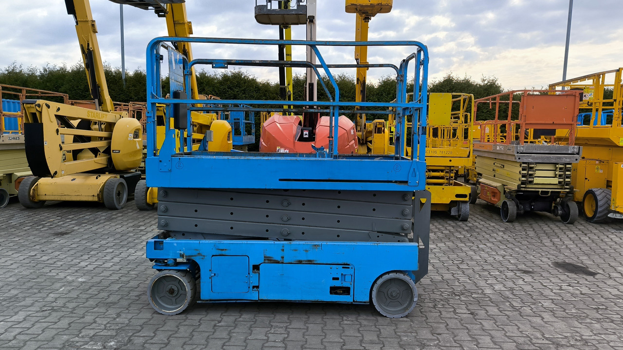GENIE GS 2646 - Máy nâng người hình kéo: hình 2 GENIE GS 2646 - Máy nâng người hình kéo: hình 2