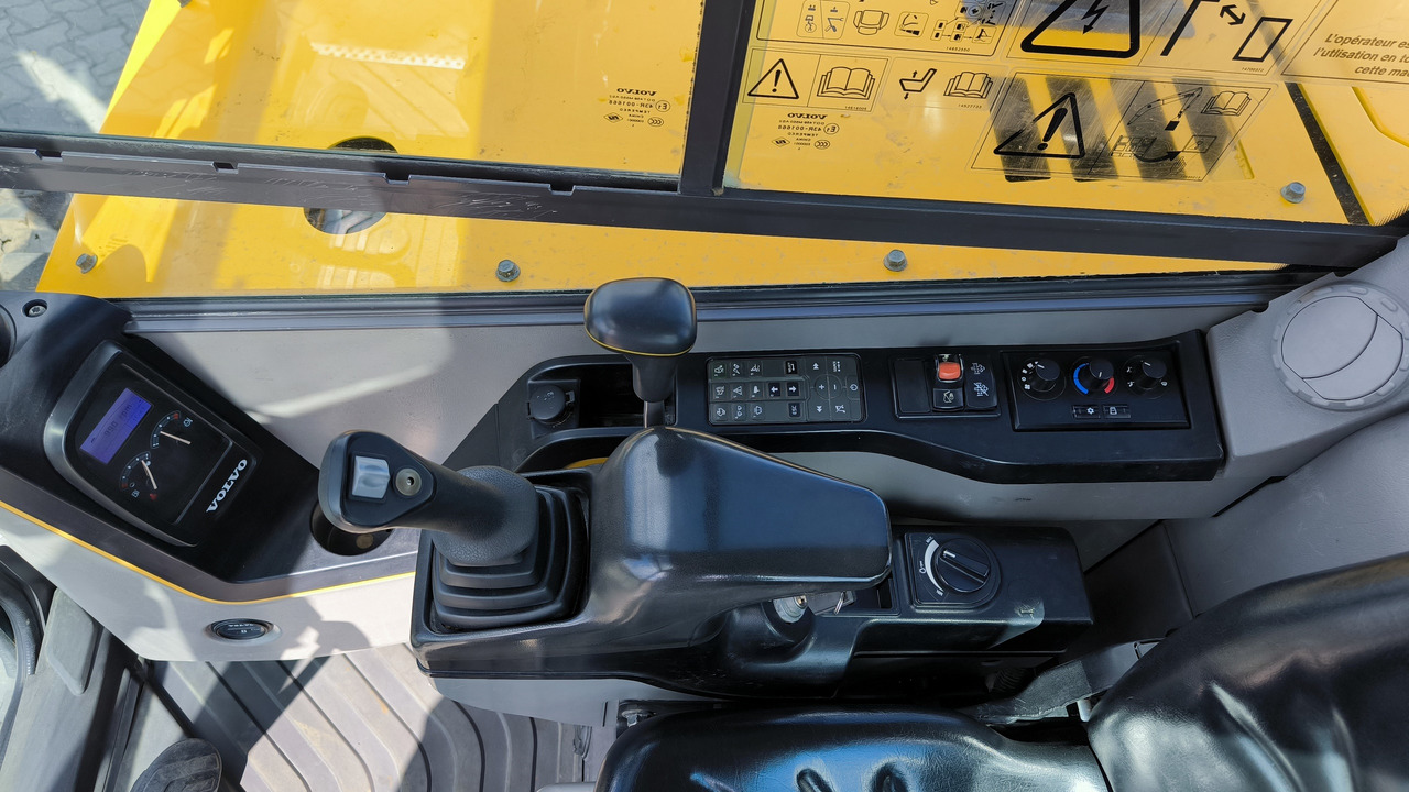Máy xúc bánh xích VOLVO ECR 88 D: hình 18