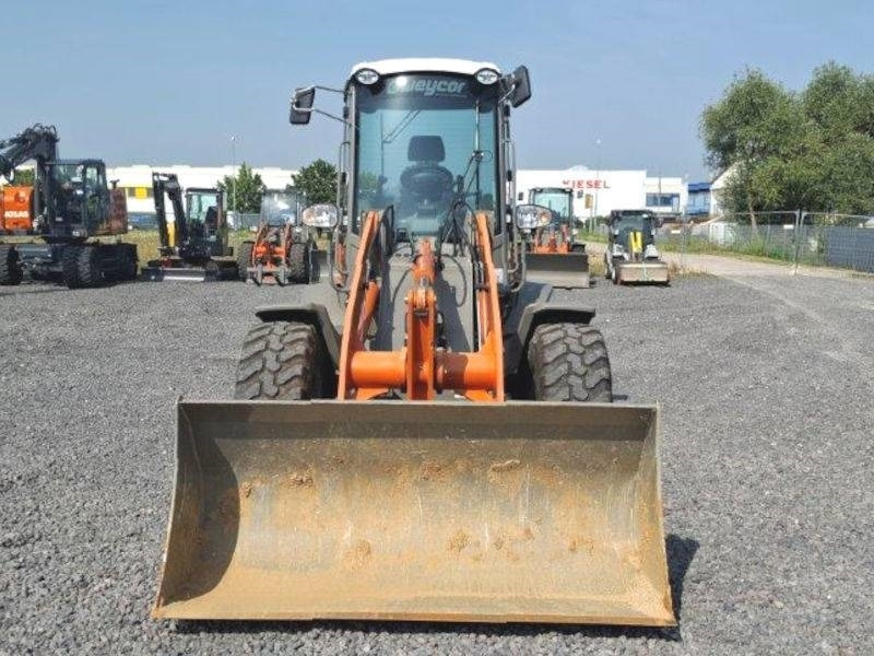 Atlas AR 480 - Máy xúc lật đa năng: hình 2 Atlas AR 480 - Máy xúc lật đa năng: hình 2