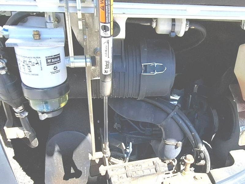 Bobcat E 27 - Máy xúc mini: hình 5 Bobcat E 27 - Máy xúc mini: hình 5