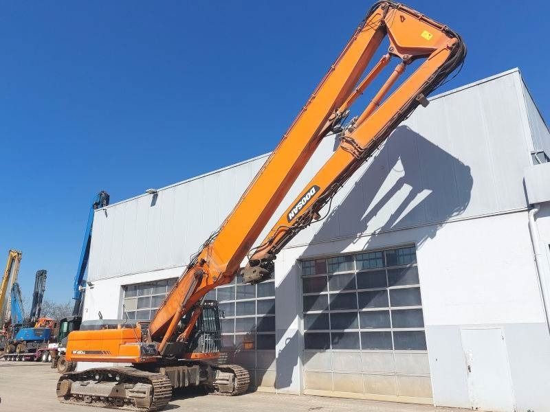 Doosan DX 420 LC - Máy xúc phá dỡ: hình 4 Doosan DX 420 LC - Máy xúc phá dỡ: hình 4
