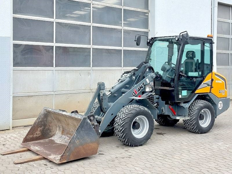 Giant G 3500 X-Tra - Máy xúc lật đa năng: hình 2 Giant G 3500 X-Tra - Máy xúc lật đa năng: hình 2