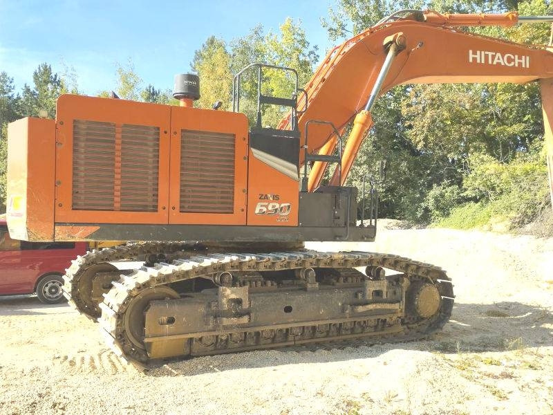 Hitachi ZX 690 LCH-7 - Máy xúc bánh xích: hình 5 Hitachi ZX 690 LCH-7 - Máy xúc bánh xích: hình 5