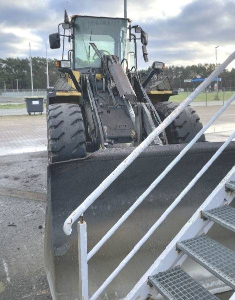 Komatsu WA 200 PT-5 - Máy xúc lật bánh lốp: hình 2 Komatsu WA 200 PT-5 - Máy xúc lật bánh lốp: hình 2