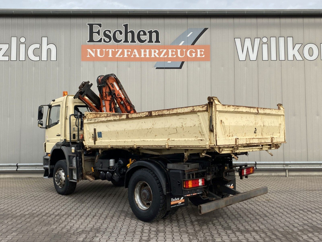 Mercedes-Benz 1833 4x4 Axor | Atlas 105.2-A2*Funk*AHK*3 Sitze - Xe ben, Xe cẩu tự hành: hình 4 Mercedes-Benz 1833 4x4 Axor | Atlas 105.2-A2*Funk*AHK*3 Sitze - Xe ben, Xe cẩu tự hành: hình 4