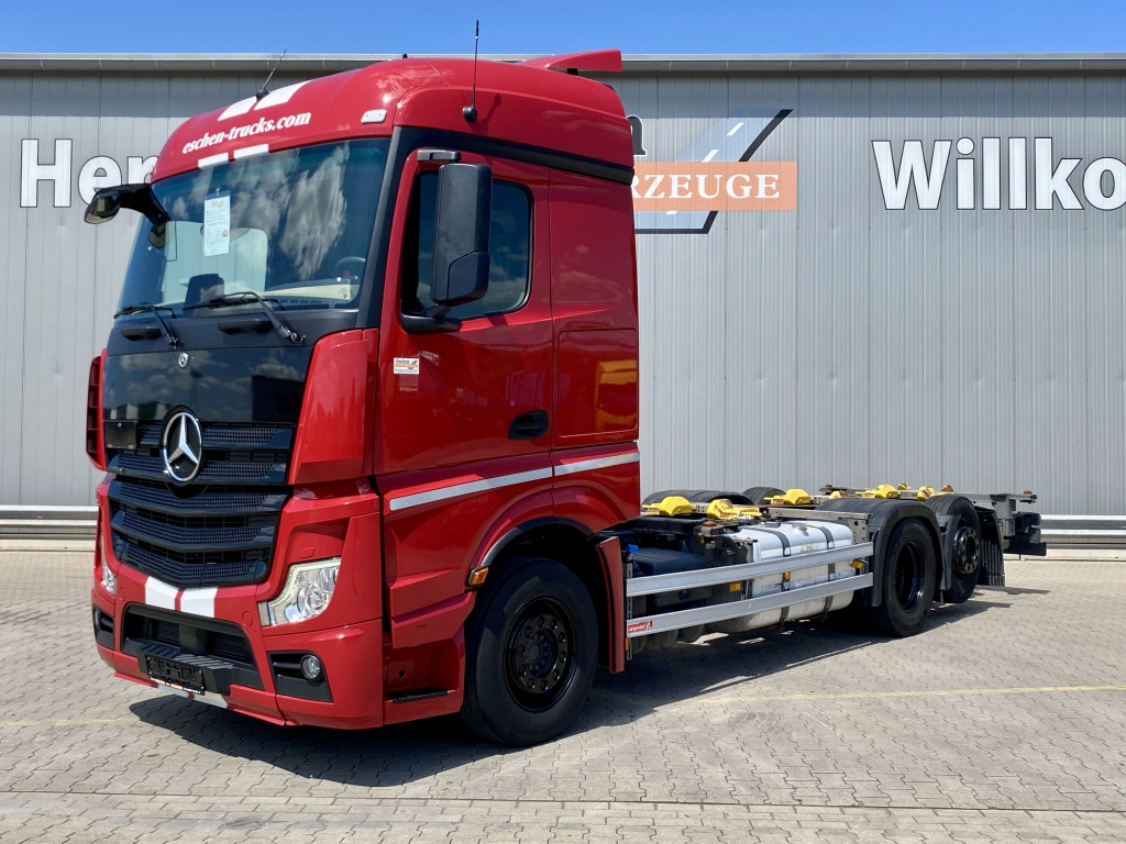 Mercedes-Benz 2546 LL 6x2 - Xe chở container/ Xe tải hoán đổi thân: hình 1 Mercedes-Benz 2546 LL 6x2 - Xe chở container/ Xe tải hoán đổi thân: hình 1