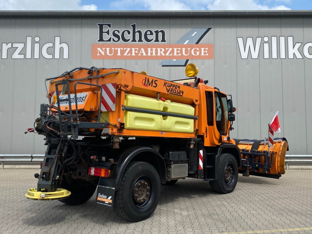 Mercedes-Benz Unimog U 500 4x4 - Xe dọn tuyết: hình 5 Mercedes-Benz Unimog U 500 4x4 - Xe dọn tuyết: hình 5