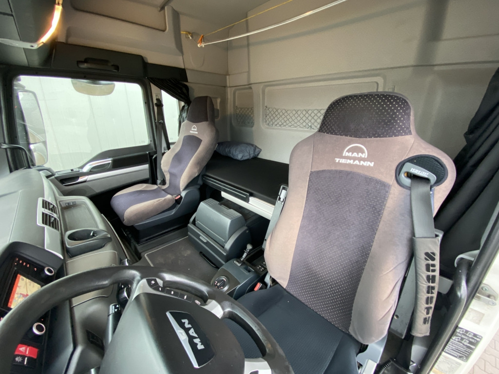 MAN TGX 18.440 4x2 BLS - Xe đầu kéo: hình 4 MAN TGX 18.440 4x2 BLS - Xe đầu kéo: hình 4