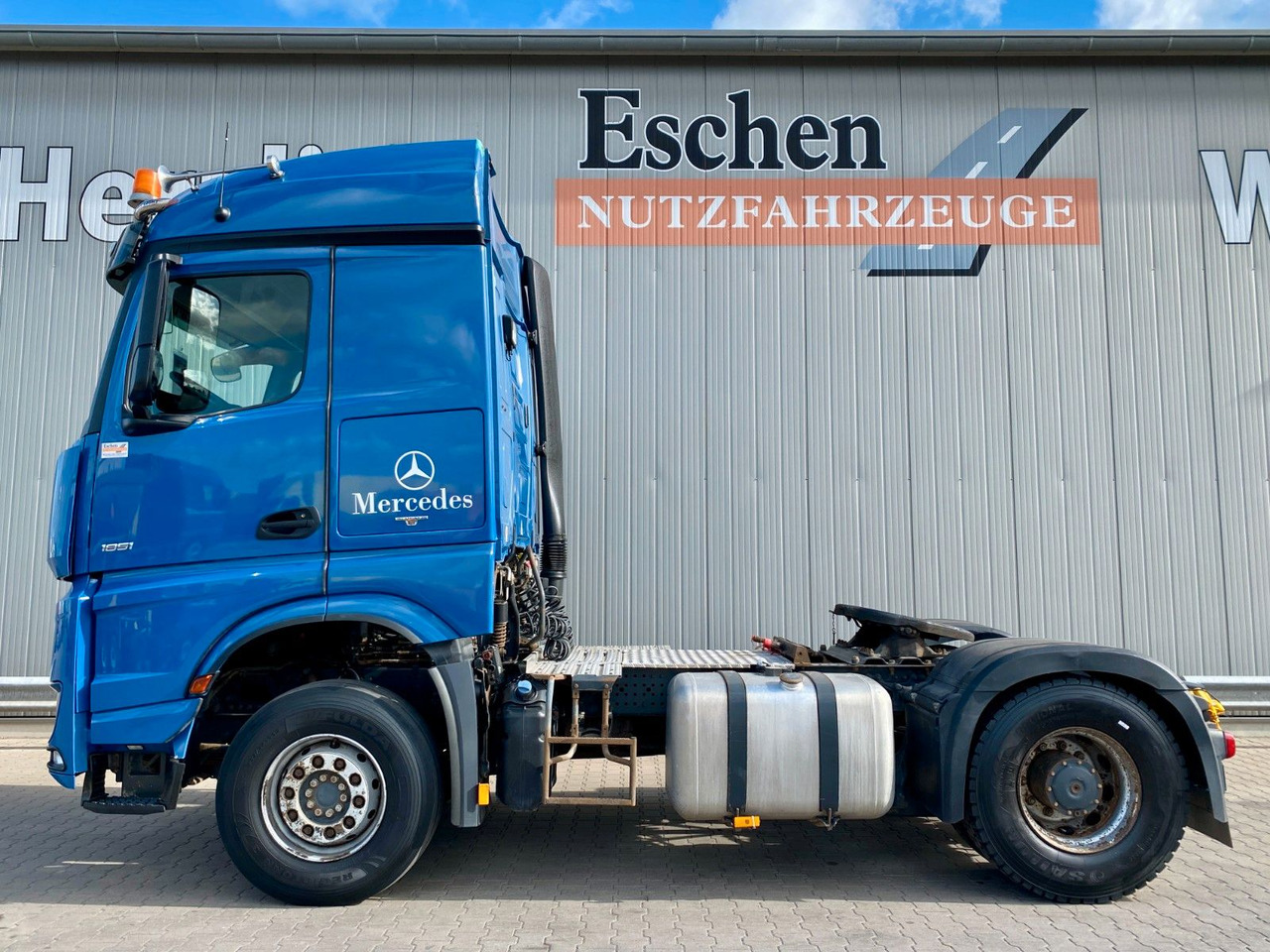 Mercedes-Benz 1851 Arocs LS | 2x Hydraulik*Reifen:70%*1.Hd*AC - Xe đầu kéo: hình 2 Mercedes-Benz 1851 Arocs LS | 2x Hydraulik*Reifen:70%*1.Hd*AC - Xe đầu kéo: hình 2