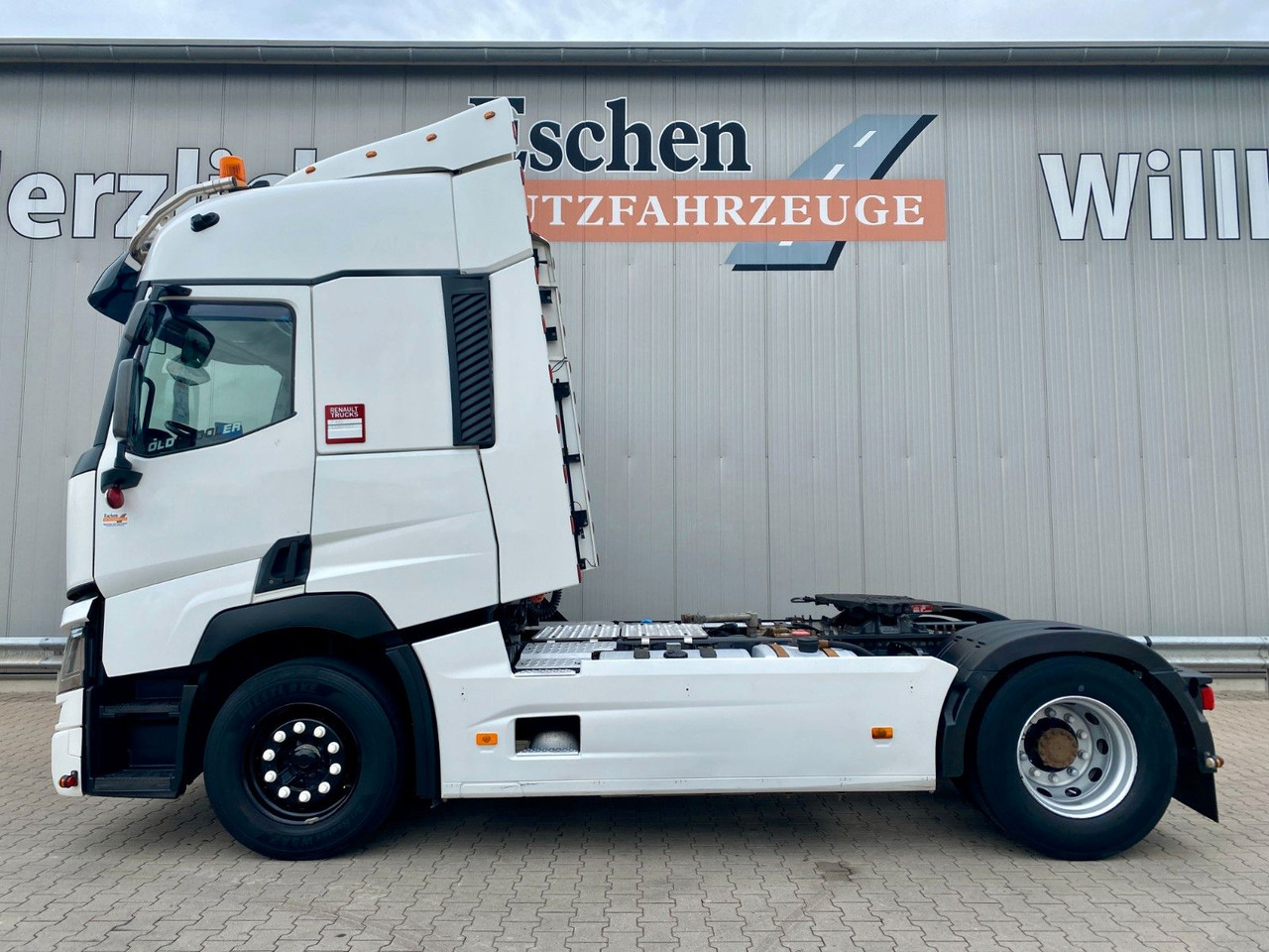Renault T 460 Comfort | 2x Hydraulik*TV*Spoiler*2x Tank - Xe đầu kéo: hình 2 Renault T 460 Comfort | 2x Hydraulik*TV*Spoiler*2x Tank - Xe đầu kéo: hình 2