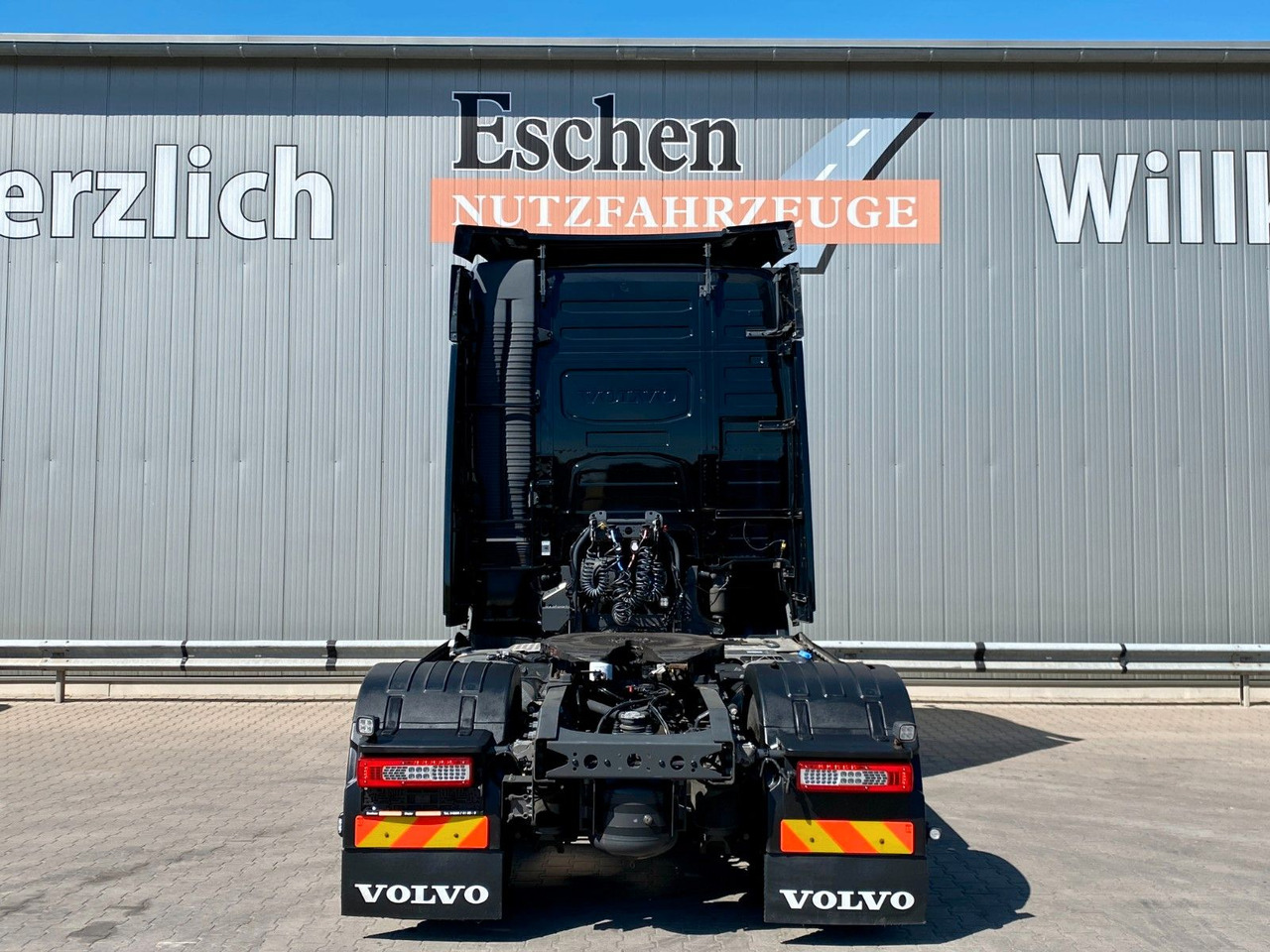 Volvo FH 500 Globetrotter| I-Park-Cool*2x Tank*Spoiler - Xe đầu kéo: hình 4 Volvo FH 500 Globetrotter| I-Park-Cool*2x Tank*Spoiler - Xe đầu kéo: hình 4