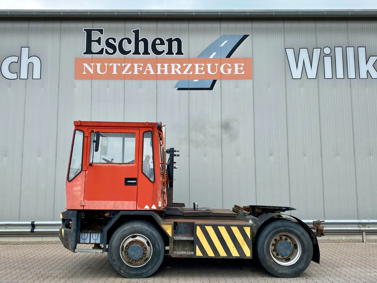 Terberg RT20 4x4 Rangierfahrzeug | Automatik - Xe tải: hình 2 Terberg RT20 4x4 Rangierfahrzeug | Automatik - Xe tải: hình 2