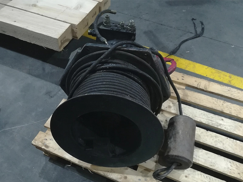 Cabrestante de elevación Palfinger - Tay quay: hình 2 Cabrestante de elevación Palfinger - Tay quay: hình 2