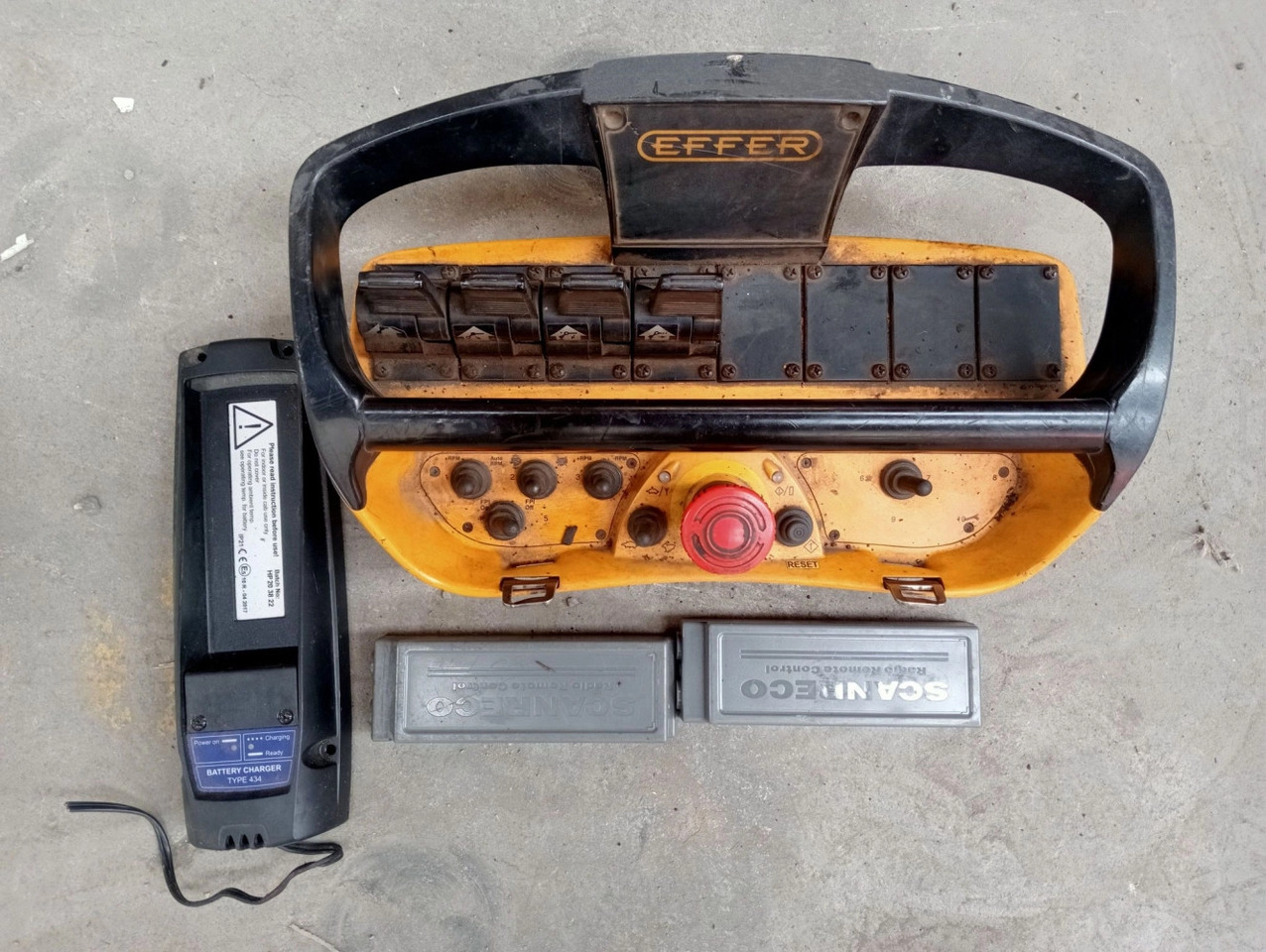 Grúa EFFER 305 5S - Cẩu gấp cho Xe tải: hình 5 Grúa EFFER 305 5S - Cẩu gấp cho Xe tải: hình 5