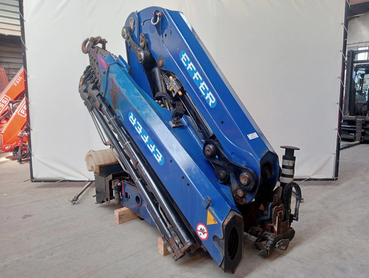 Grúa EFFER 305 5S - Cẩu gấp cho Xe tải: hình 4 Grúa EFFER 305 5S - Cẩu gấp cho Xe tải: hình 4