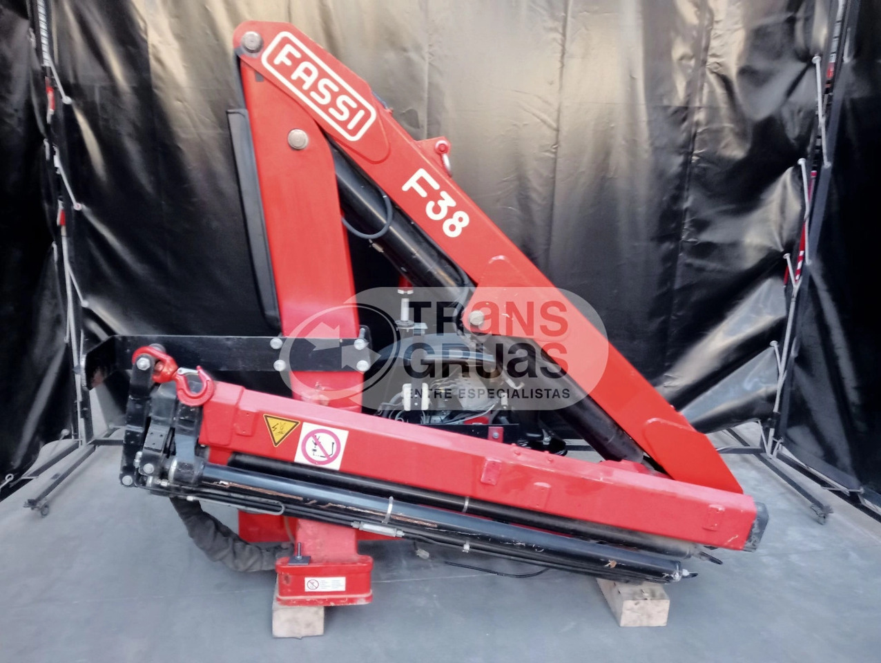 Grúa Fassi F38AF - Cẩu gấp cho Xe tải: hình 2 Grúa Fassi F38AF - Cẩu gấp cho Xe tải: hình 2