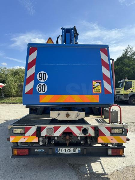 Iveco Eurocargo 100E18 - Nền bục trên không gắn trên xe tải: hình 3 Iveco Eurocargo 100E18 - Nền bục trên không gắn trên xe tải: hình 3