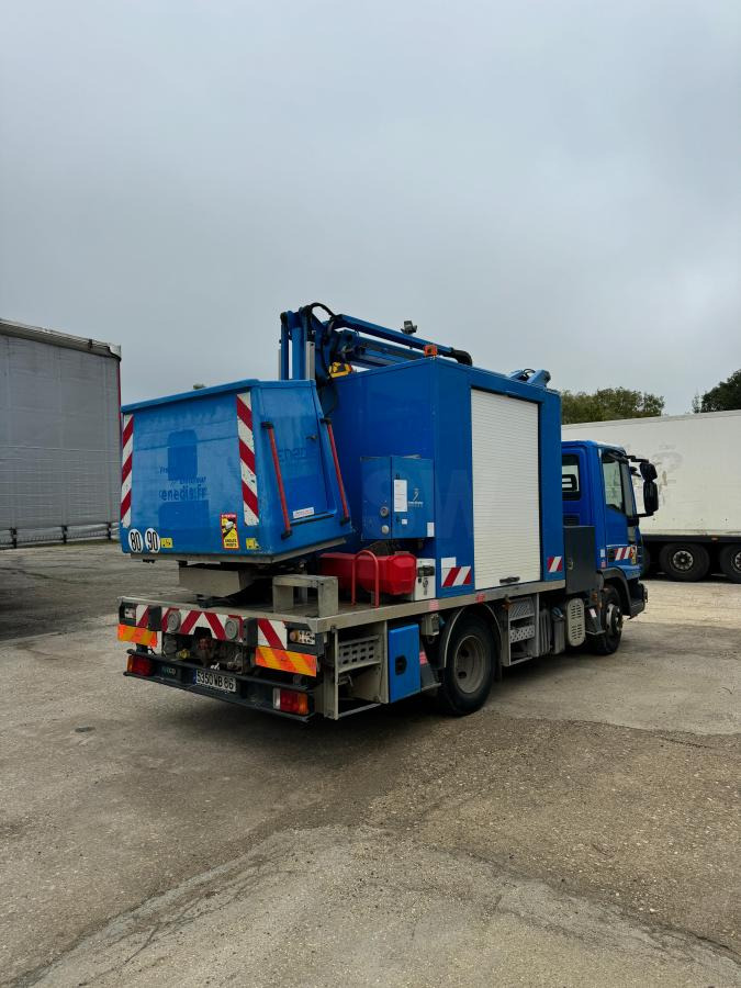 Iveco Eurocargo 100E19 - Nền bục trên không gắn trên xe tải: hình 5 Iveco Eurocargo 100E19 - Nền bục trên không gắn trên xe tải: hình 5