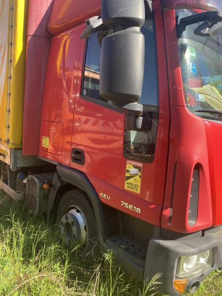 Iveco - Xe tải thùng mui bạt: hình 3 Iveco - Xe tải thùng mui bạt: hình 3