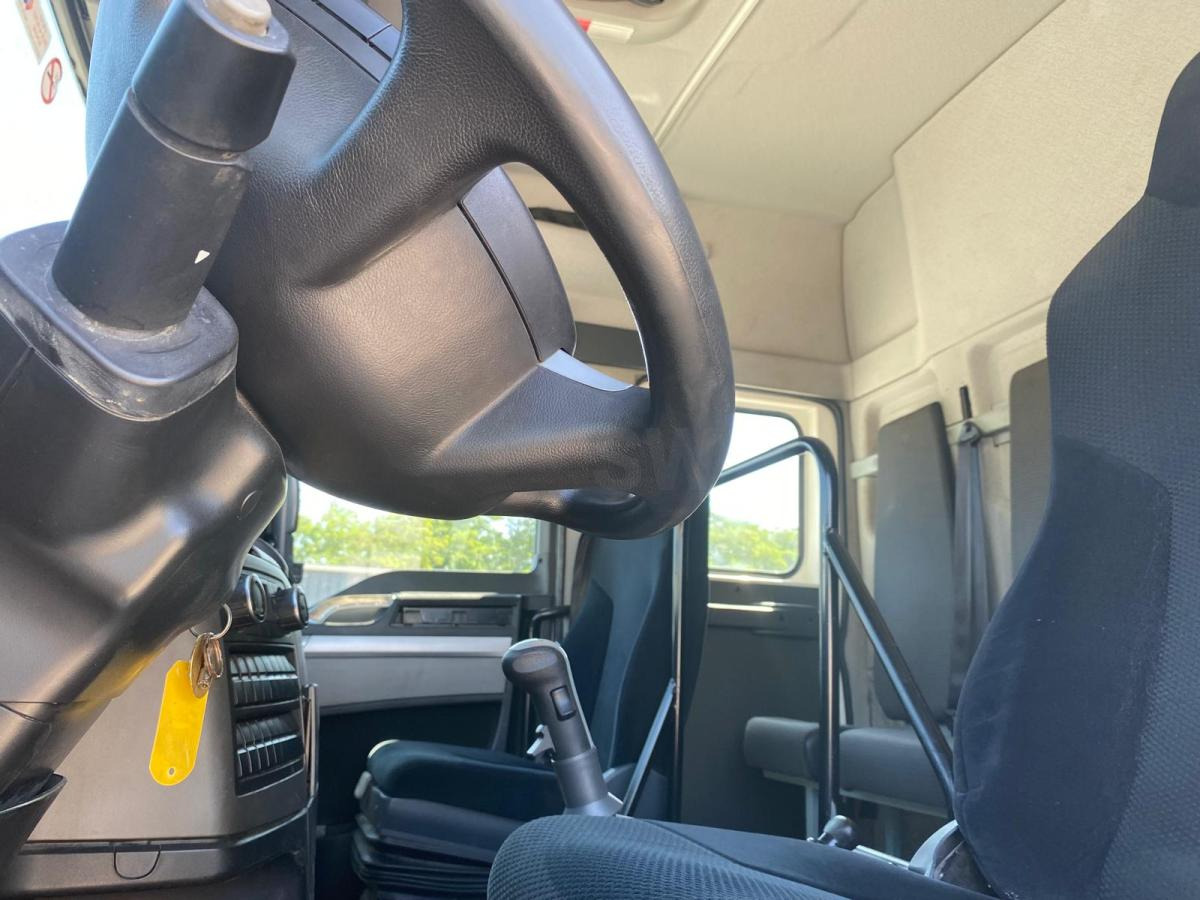 MAN TGX 18.360 - Xe tải thùng mui bạt: hình 3 MAN TGX 18.360 - Xe tải thùng mui bạt: hình 3