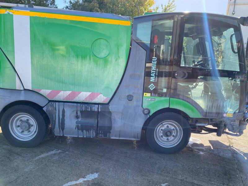 Mathieu Azura MC210 - Xe quét đường: hình 2 Mathieu Azura MC210 - Xe quét đường: hình 2