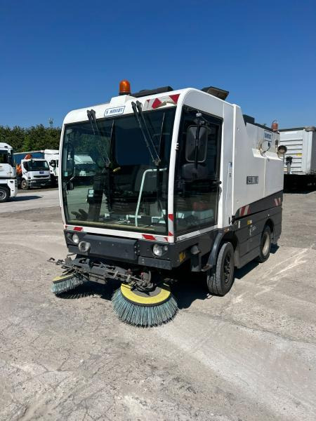 Schmidt Clingo 500 Compact 400 - Xe quét đường: hình 1 Schmidt Clingo 500 Compact 400 - Xe quét đường: hình 1
