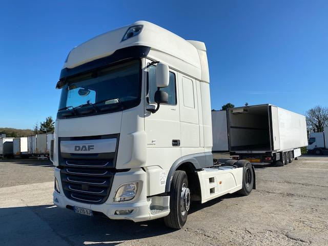Xe đầu kéo DAF XF 460: hình 1