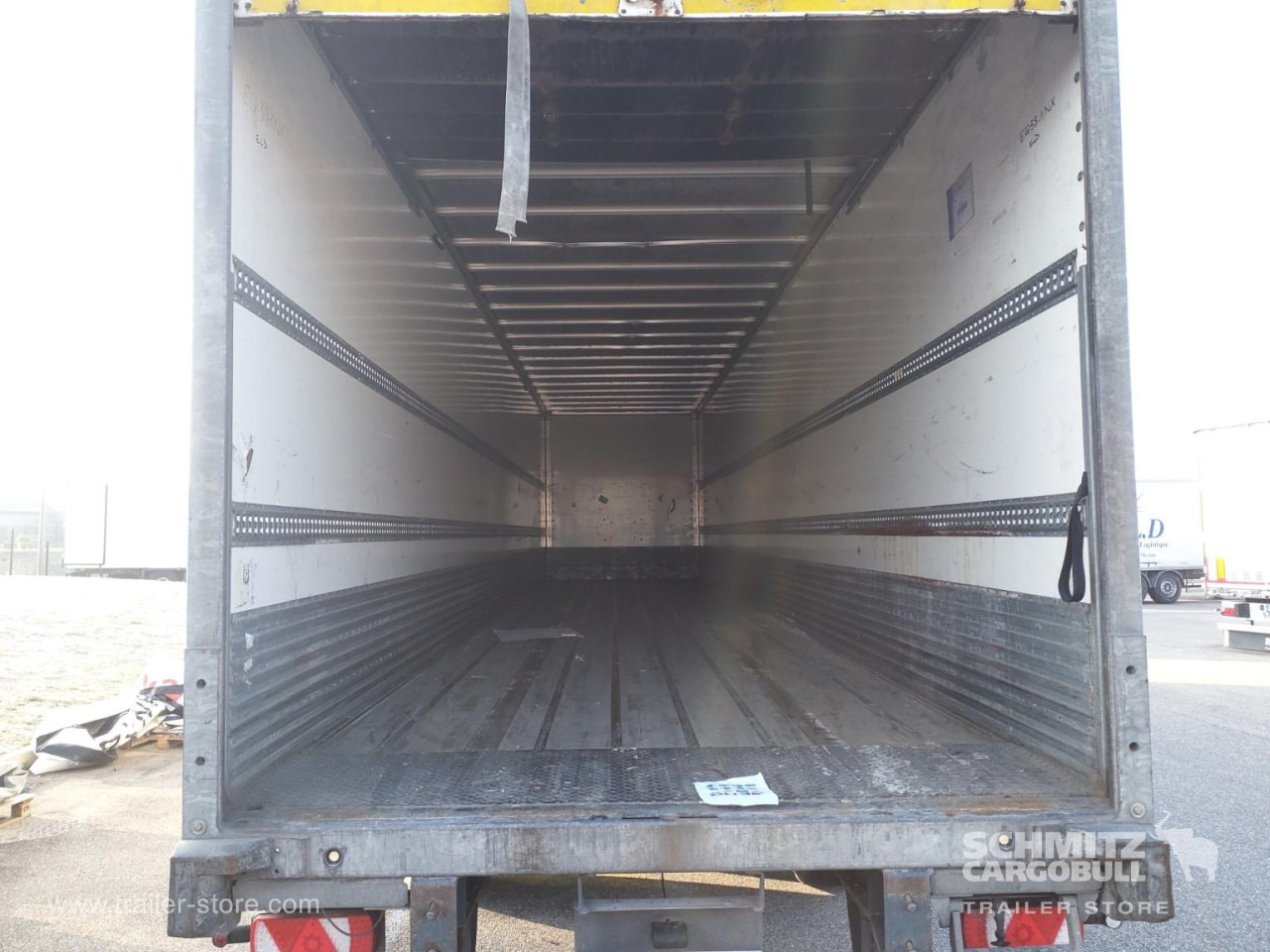 FRUEHAUF Dryfreight Standard Roller shutter door - Sơ mi rơ moóc hộp kín: hình 3 FRUEHAUF Dryfreight Standard Roller shutter door - Sơ mi rơ moóc hộp kín: hình 3