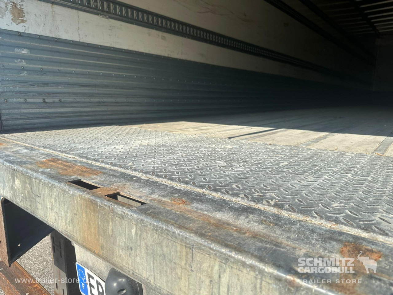 FRUEHAUF Dryfreight Standard Roller shutter door - Sơ mi rơ moóc hộp kín: hình 4 FRUEHAUF Dryfreight Standard Roller shutter door - Sơ mi rơ moóc hộp kín: hình 4