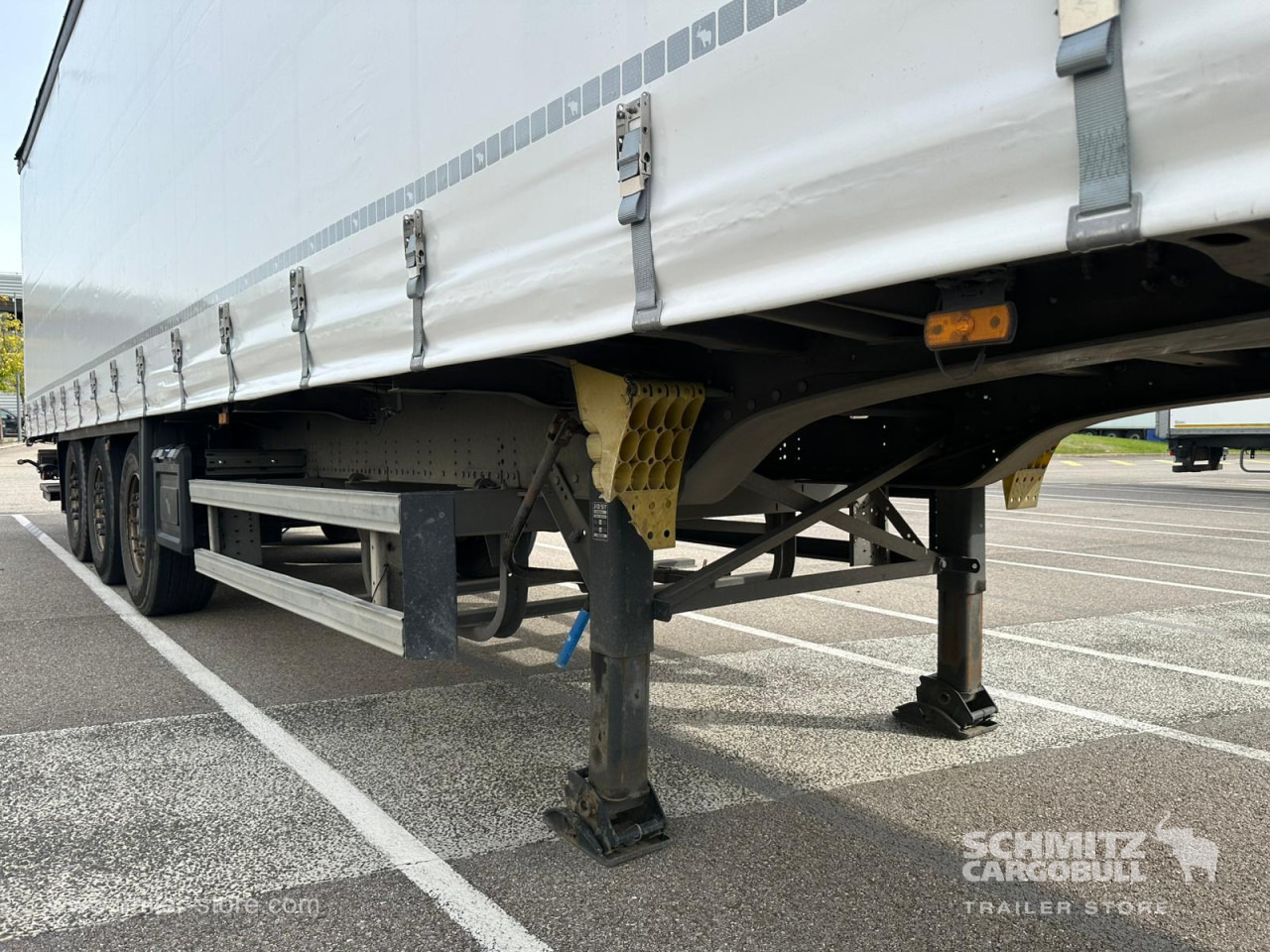 SCHMITZ Curtainsider Standard Taillift - Sơ mi rơ moóc mui bạt: hình 3 SCHMITZ Curtainsider Standard Taillift - Sơ mi rơ moóc mui bạt: hình 3