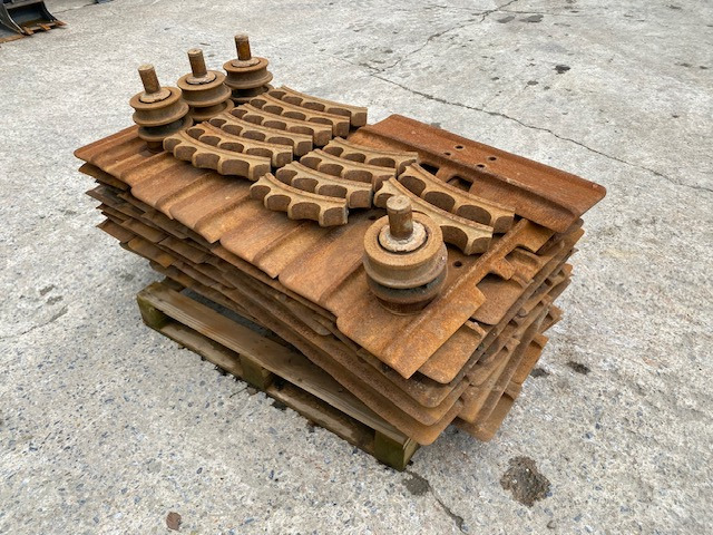 Bodenplatten 750mm - CAT D 6 K/N LGP - Systeme One - 246-5726 - Bánh lăn cho Máy móc xây dựng: hình 1 Bodenplatten 750mm - CAT D 6 K/N LGP - Systeme One - 246-5726 - Bánh lăn cho Máy móc xây dựng: hình 1