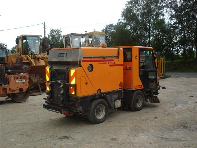 Bucher CITY CAT 2000 - Xe quét đường: hình 3 Bucher CITY CAT 2000 - Xe quét đường: hình 3