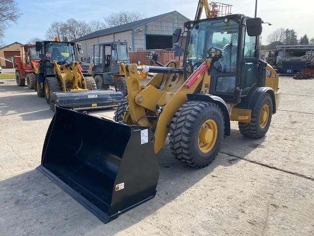 Cat 906 - 40 Km/h - Máy xúc lật bánh lốp: hình 1 Cat 906 - 40 Km/h - Máy xúc lật bánh lốp: hình 1