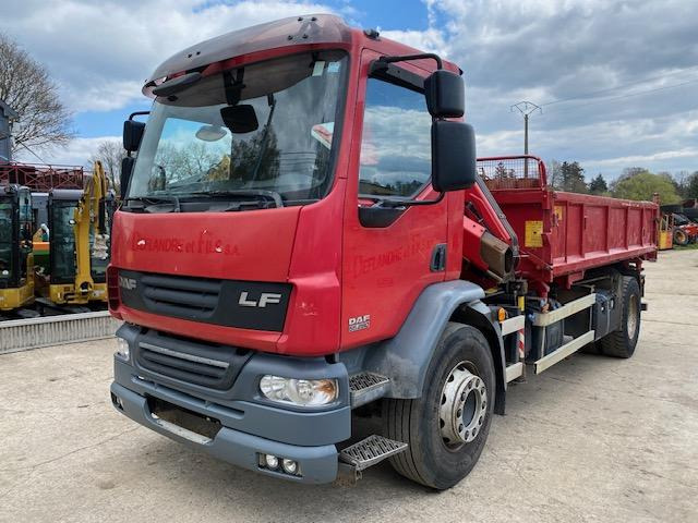 DAF LF FA 55.280 - Xe tải thùng lửng/ Phẳng, Xe cẩu tự hành: hình 1 DAF LF FA 55.280 - Xe tải thùng lửng/ Phẳng, Xe cẩu tự hành: hình 1
