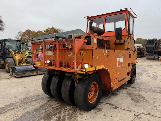 Hamm GRW 15 - Máy lăn khí nén: hình 1 Hamm GRW 15 - Máy lăn khí nén: hình 1